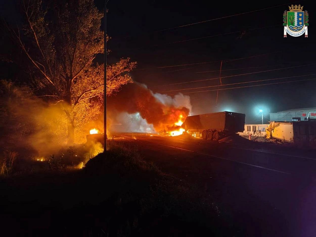Загинула одна людина, ще троє – постраждали: росіяни вночі атакували Ізмаїл шахедами