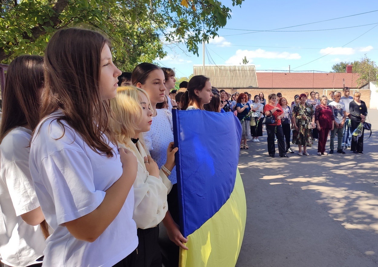 В Ізмаїлі вшанували пам'ять захисника Леоніда Шахрая, встановивши меморіальну дошку з його іменем