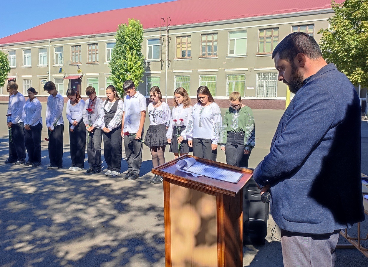 В Ізмаїлі вшанували пам'ять захисника Леоніда Шахрая, встановивши меморіальну дошку з його іменем