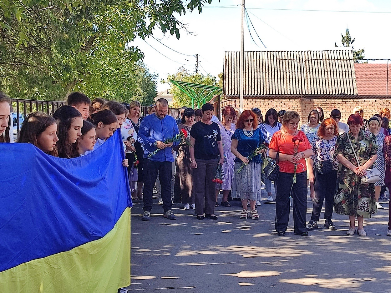 В Ізмаїлі вшанували пам'ять захисника Леоніда Шахрая, встановивши меморіальну дошку з його іменем