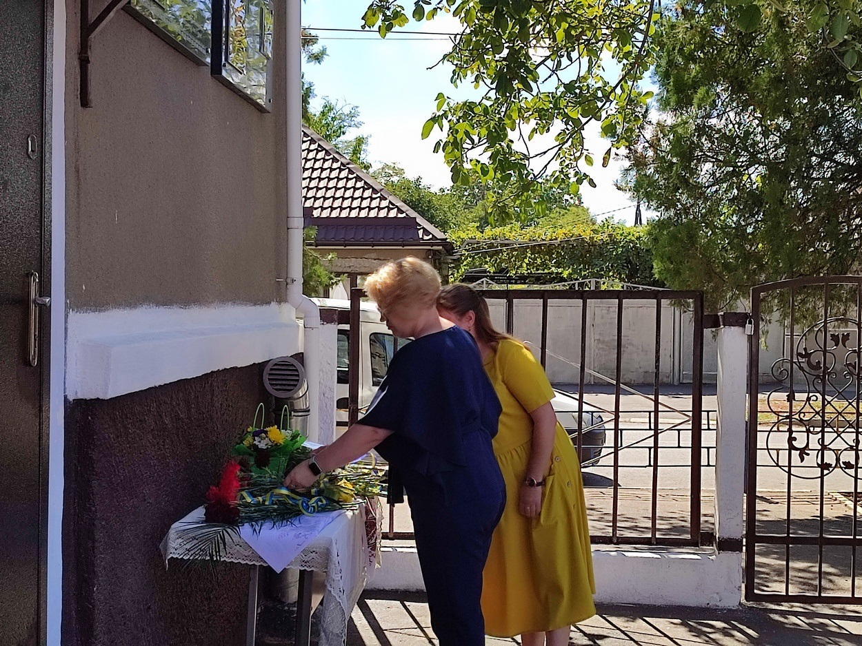 В Ізмаїлі вшанували пам'ять захисника Леоніда Шахрая, встановивши меморіальну дошку з його іменем
