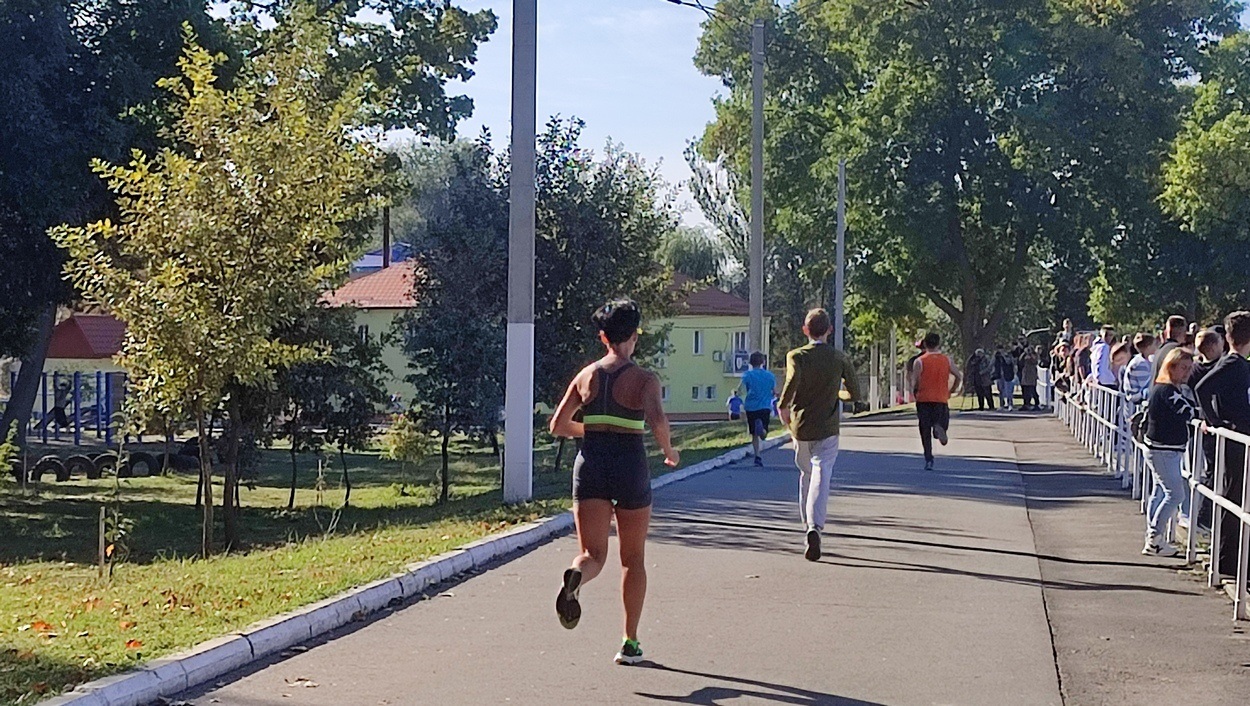 В Ізмаїлі у 26 раз відбулася Золота осінь: День міста спортсмени відзначили легкоатлетичним забігом