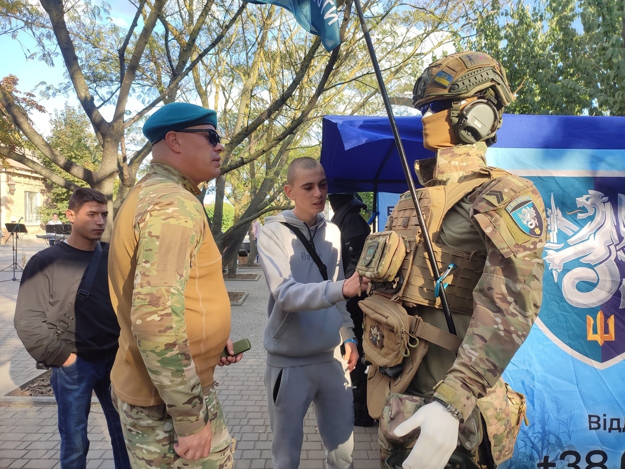Симулятори керування дронами, тактична медицина і концерт: до Дня міста ВМС провели цікавий захід