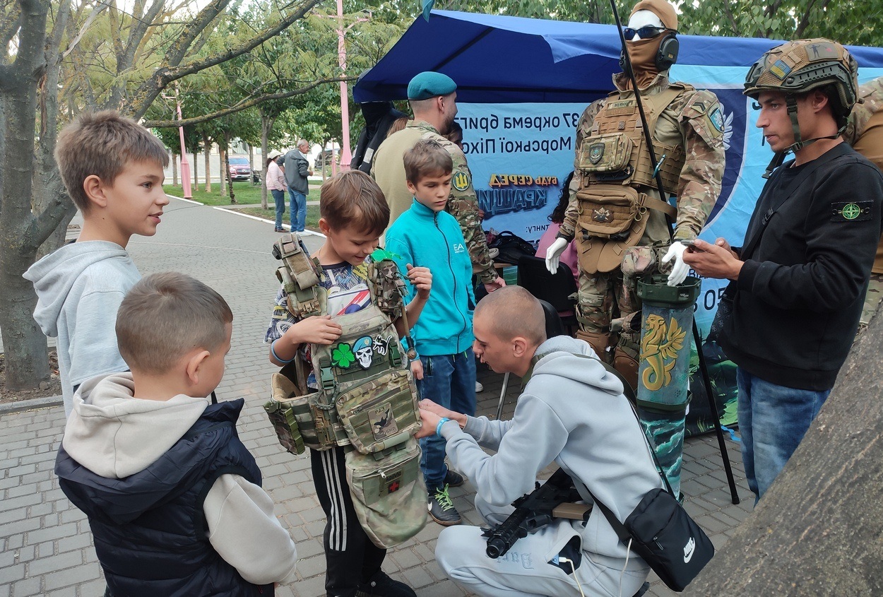 Симулятори керування дронами, тактична медицина і концерт: до Дня міста ВМС провели цікавий захід