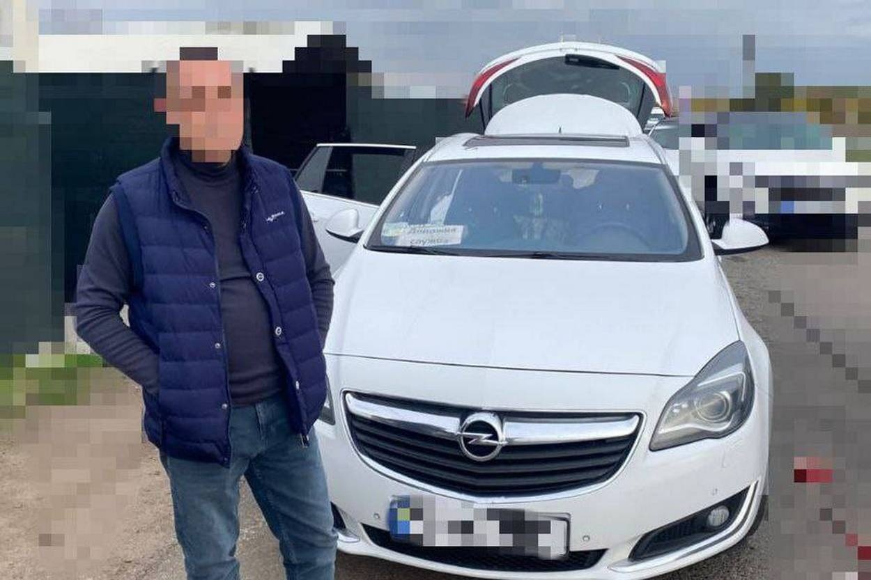 Ізмаїльські нацгвардійці на блок-посту виявили дезертира в багажнику машини