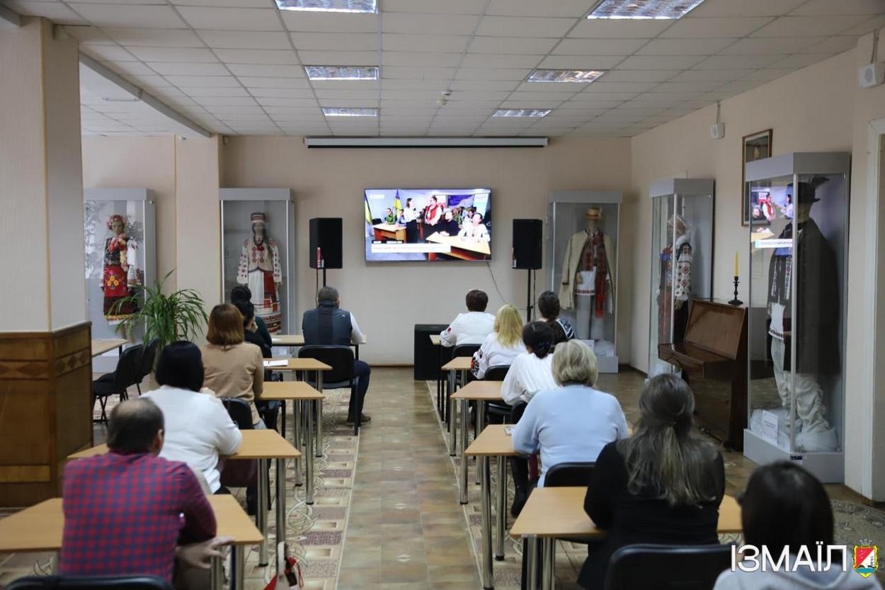 Ізмаїл разом з усією країною в прямому ефірі писав Всеукраїнський радіодиктант