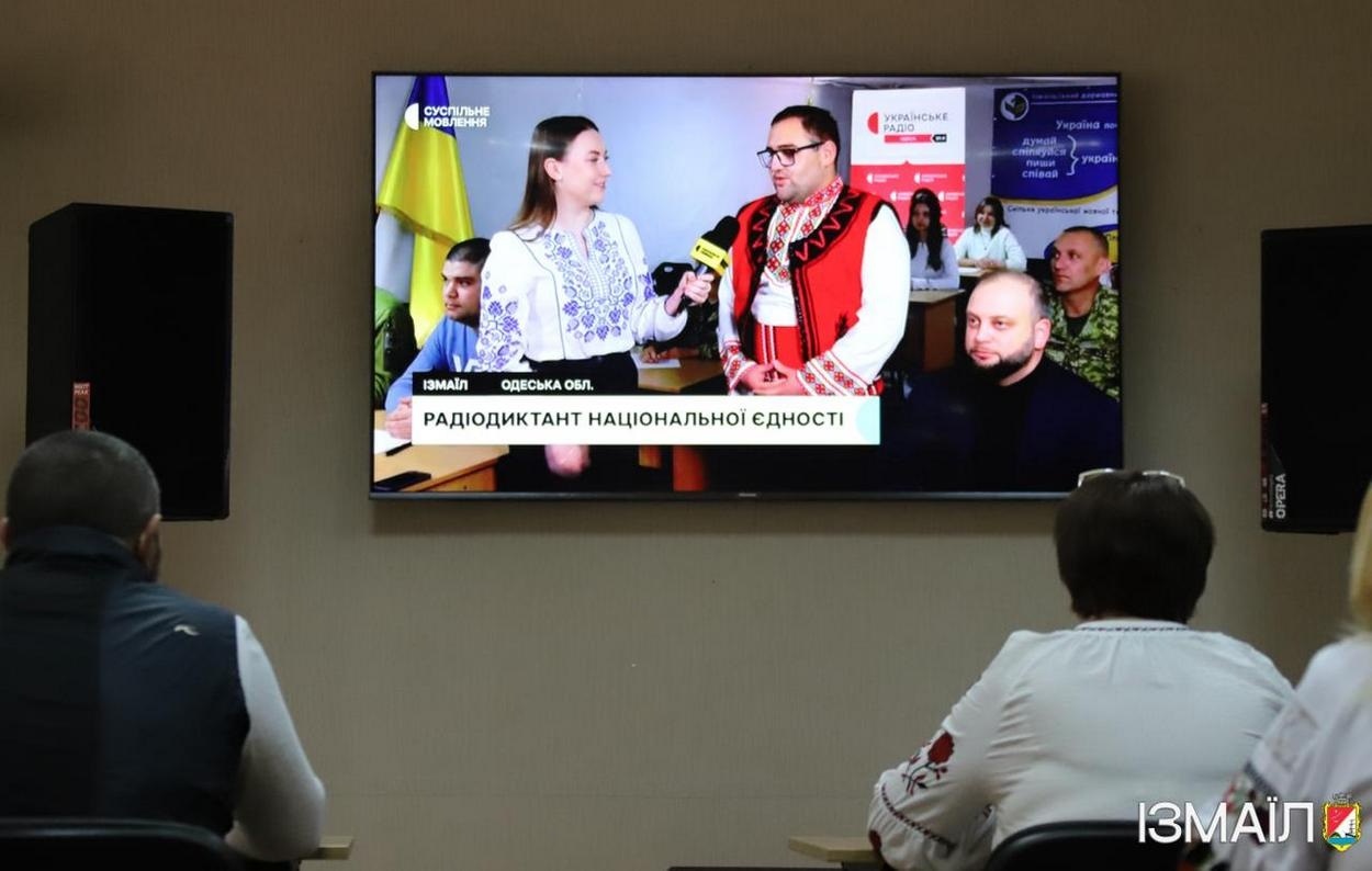 Ізмаїл разом з усією країною в прямому ефірі писав Всеукраїнський радіодиктант