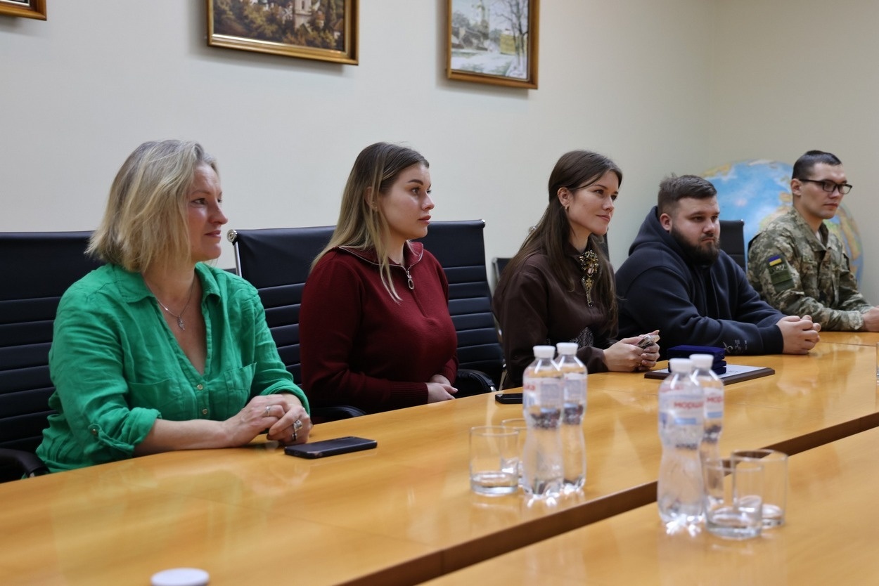 Відзнаки отримали ті, хто три роки працював над тим, щоб повернути полонених зі Зміїного