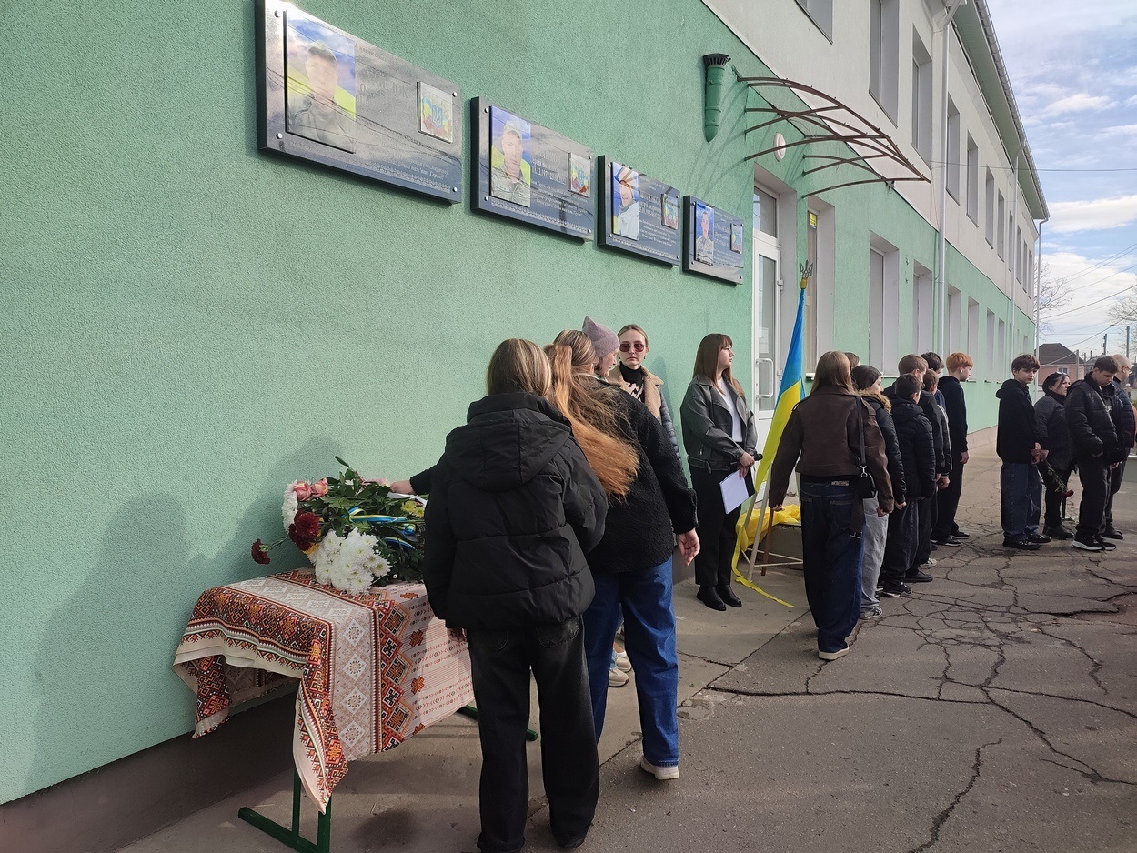В Ізмаїлі вшанували пам'ять захисника Олексія Гайсюка: відкрито меморіальну дошку з його ім’ям