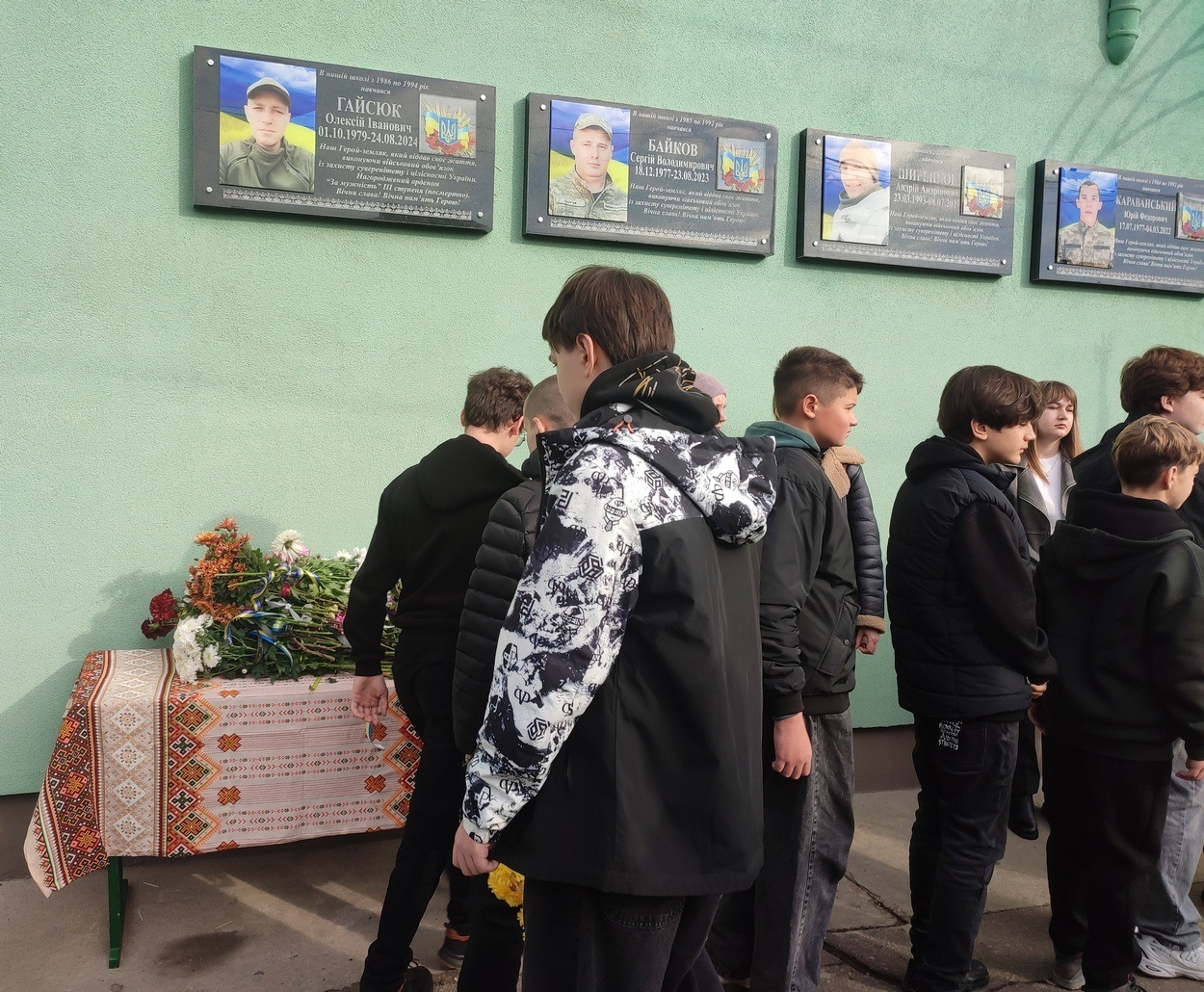 В Ізмаїлі вшанували пам'ять захисника Олексія Гайсюка: відкрито меморіальну дошку з його ім’ям