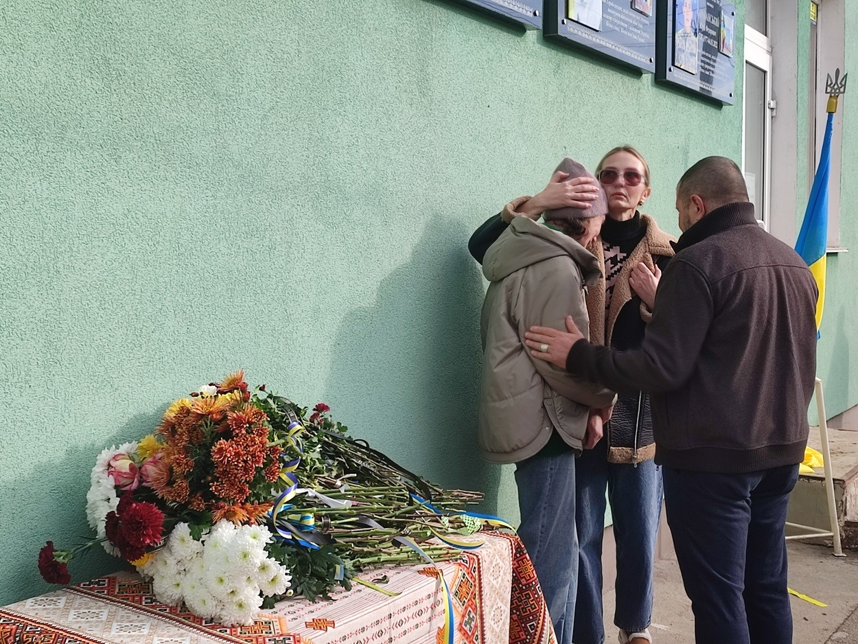 В Ізмаїлі вшанували пам'ять захисника Олексія Гайсюка: відкрито меморіальну дошку з його ім’ям