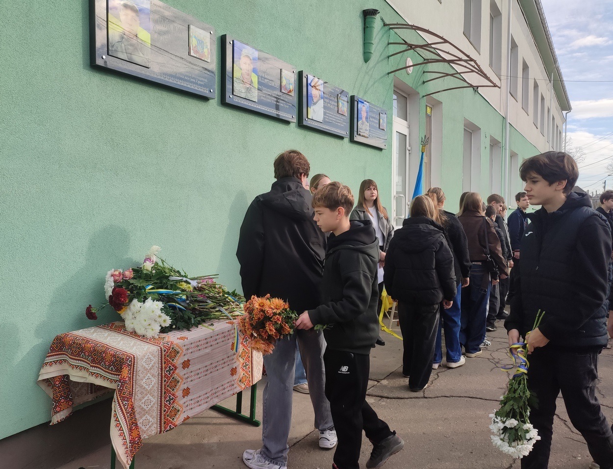 В Ізмаїлі вшанували пам'ять захисника Олексія Гайсюка: відкрито меморіальну дошку з його ім’ям