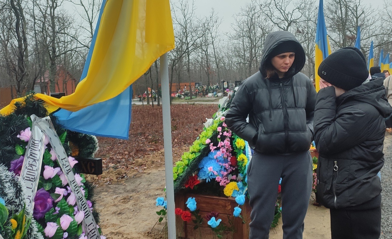 В День ЗСУ ізмаїльчани вшанували пам'ять полеглих захисників, поклавши квіти до могил героїв