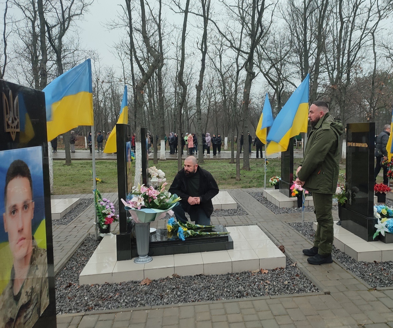 В День ЗСУ ізмаїльчани вшанували пам'ять полеглих захисників, поклавши квіти до могил героїв