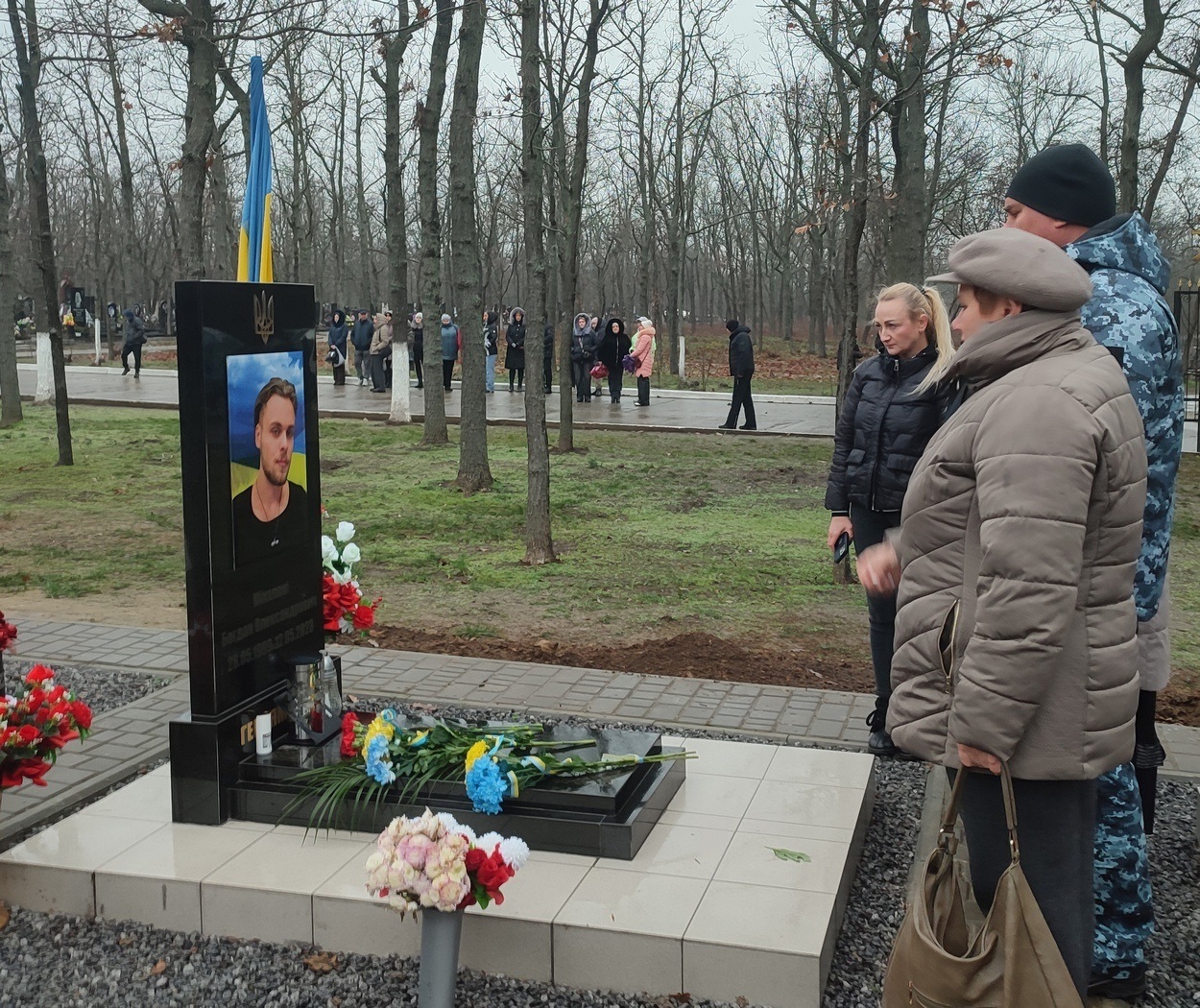 В День ЗСУ ізмаїльчани вшанували пам'ять полеглих захисників, поклавши квіти до могил героїв