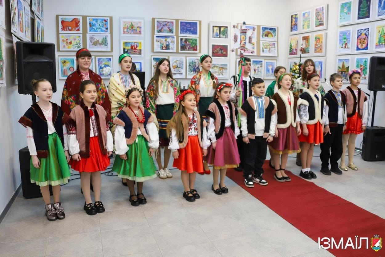 В Ізмаїлі відкрили виставку дитячої творчості «Різдвяна феєрія»