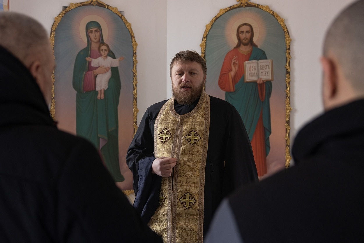 В Ізмаїлі у підрозділах Морської охорони освятили стрітенські свічки