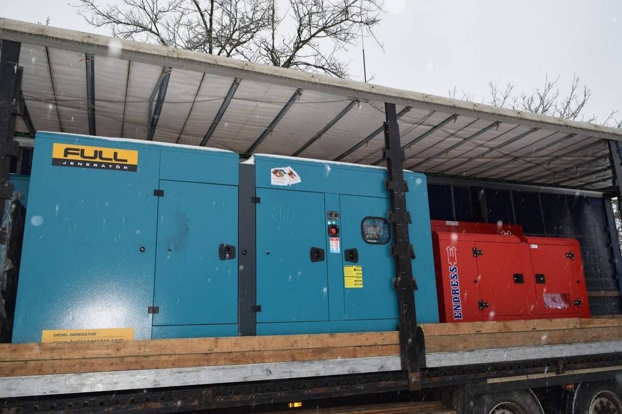 Кілія, яка залишилася без світла після атаки російських шахедів, отримала 7 потужних генераторів