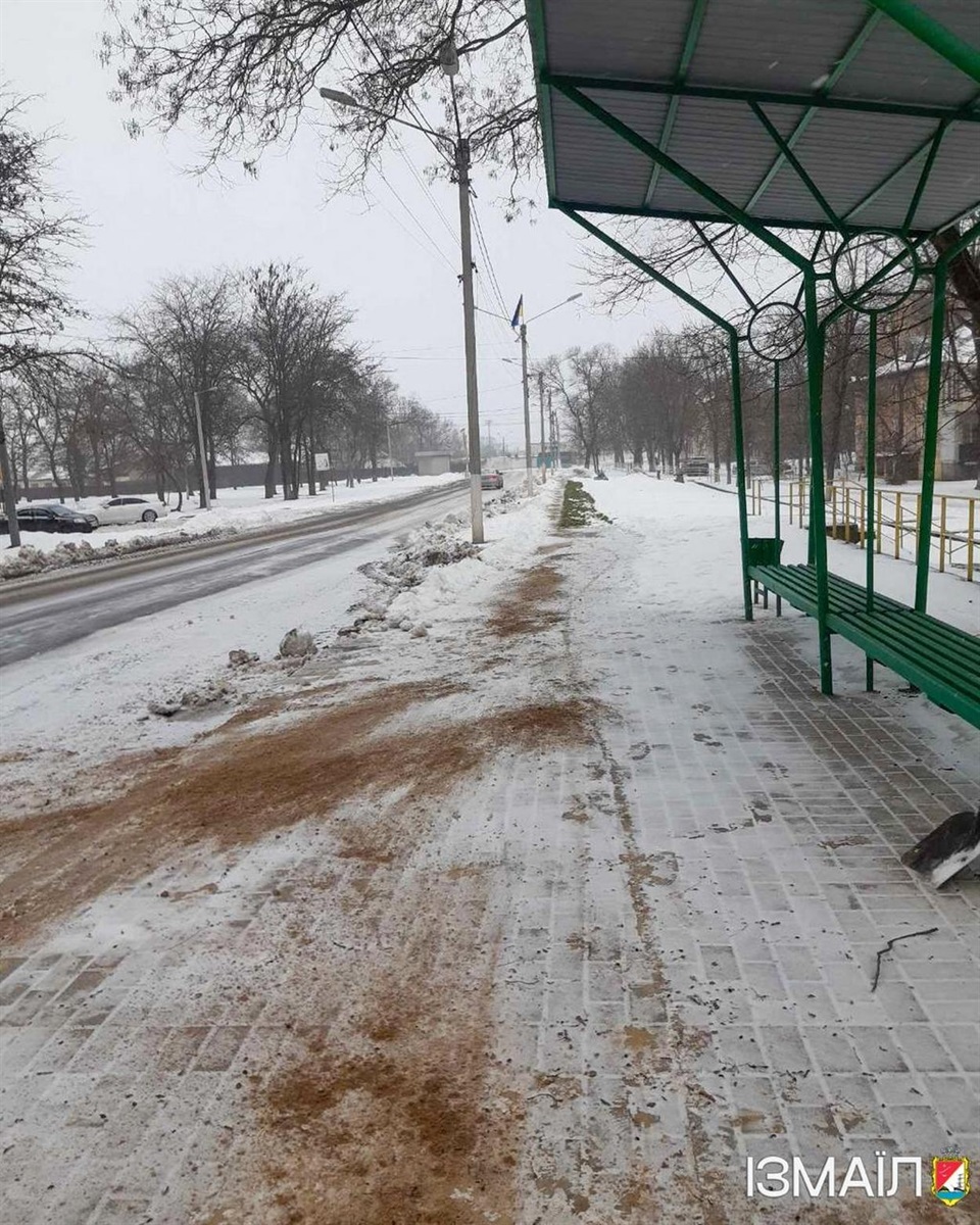 Через негоду в Ізмаїлі спеціалісти комунальних служб працюють в цілодобовому режимі