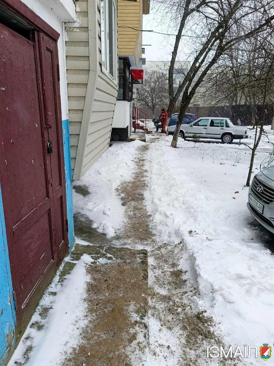 Через негоду в Ізмаїлі спеціалісти комунальних служб працюють в цілодобовому режимі