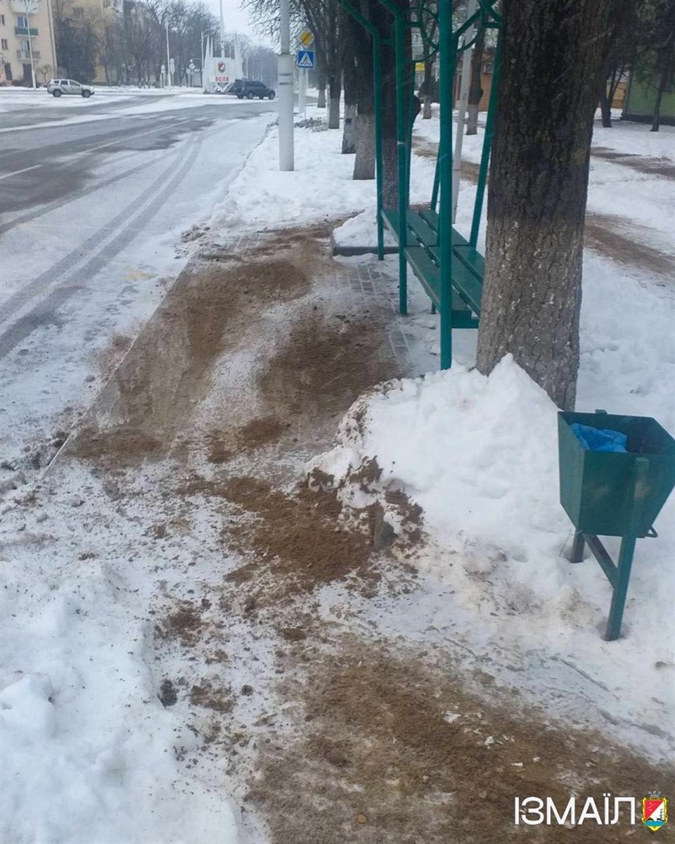 Через негоду в Ізмаїлі спеціалісти комунальних служб працюють в цілодобовому режимі