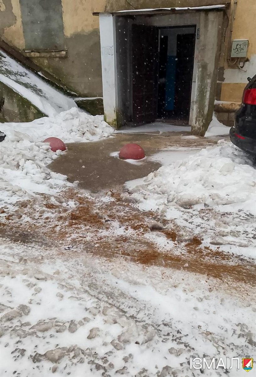 Через негоду в Ізмаїлі спеціалісти комунальних служб працюють в цілодобовому режимі