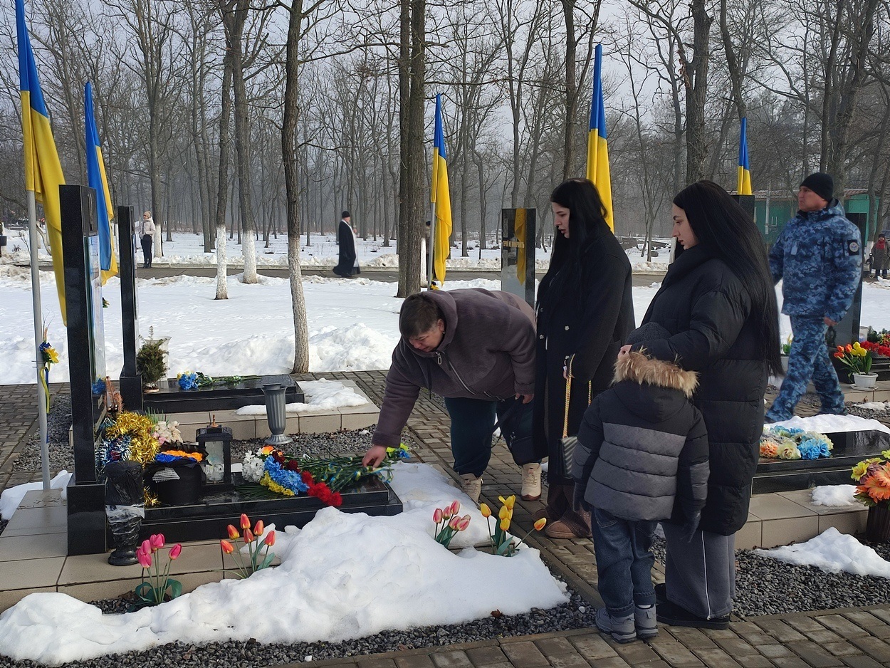 У четверту річницю повномасштабного вторгнення рф в Україну Ізмаїл вшанував пам'ять полеглих воїнів