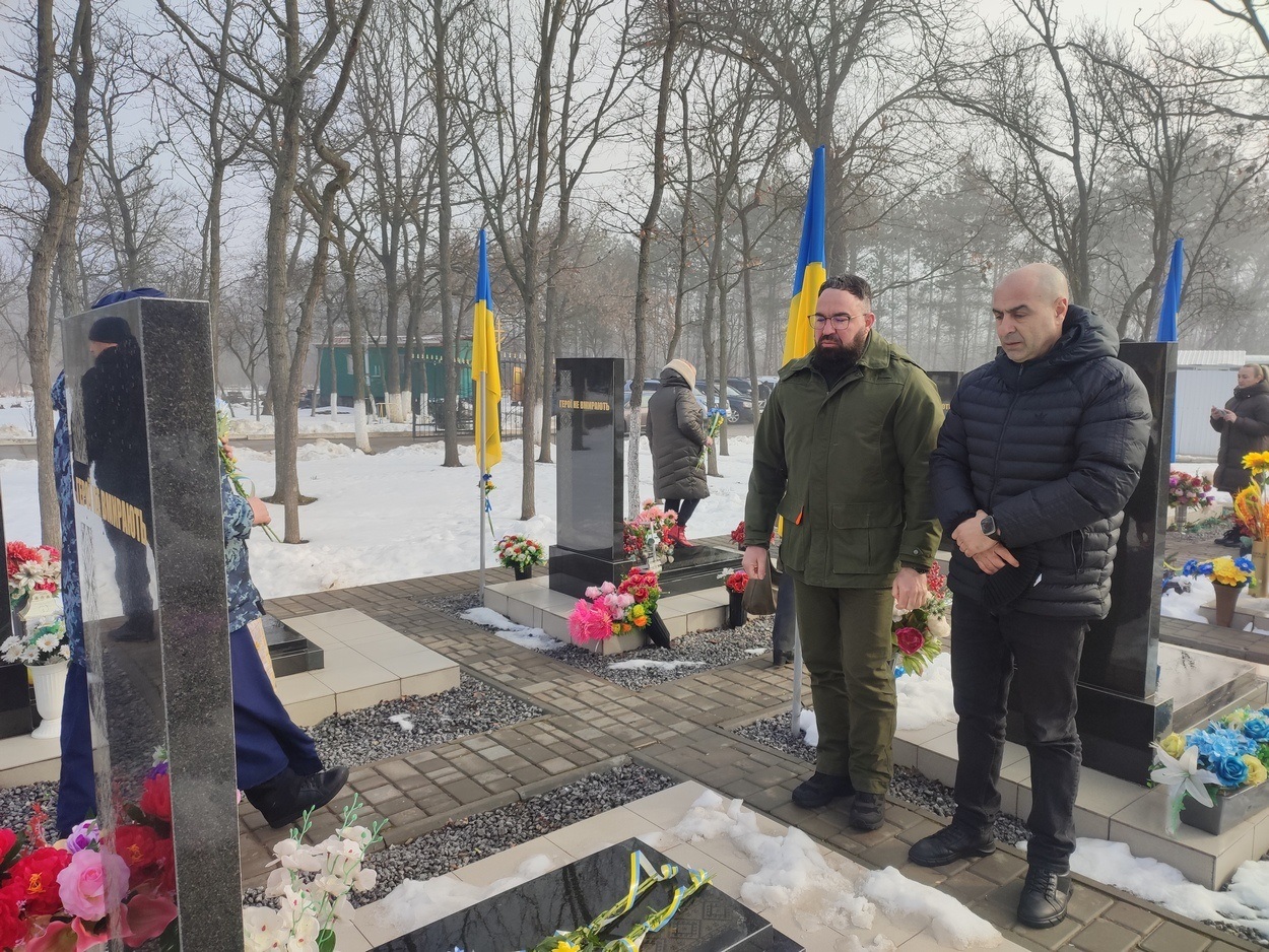 У четверту річницю повномасштабного вторгнення рф в Україну Ізмаїл вшанував пам'ять полеглих воїнів