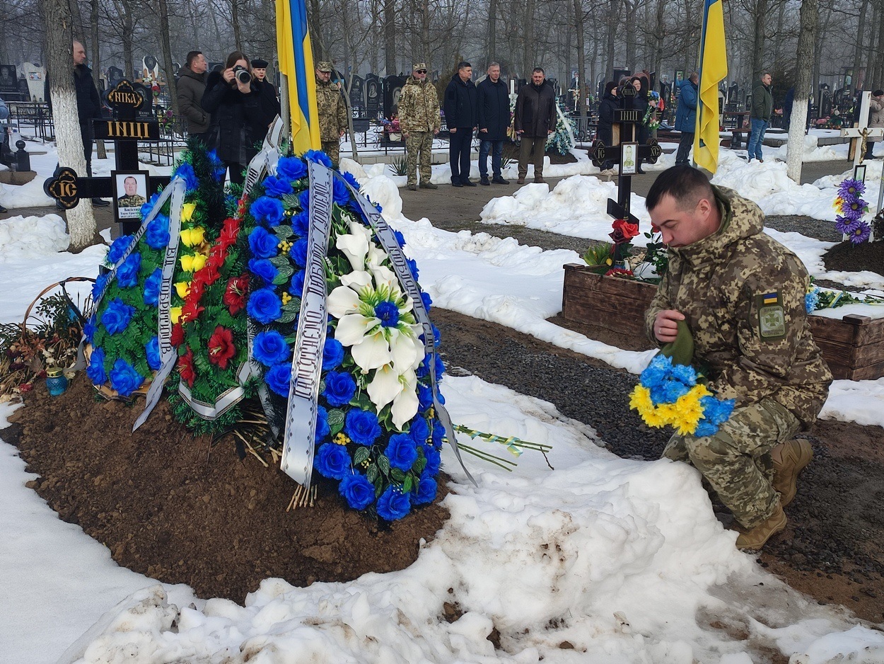 У четверту річницю повномасштабного вторгнення рф в Україну Ізмаїл вшанував пам'ять полеглих воїнів