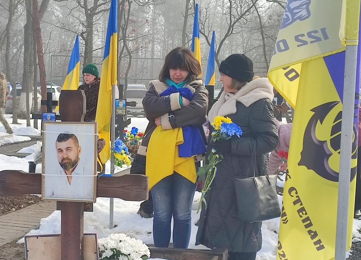 У четверту річницю повномасштабного вторгнення рф в Україну Ізмаїл вшанував пам'ять полеглих воїнів