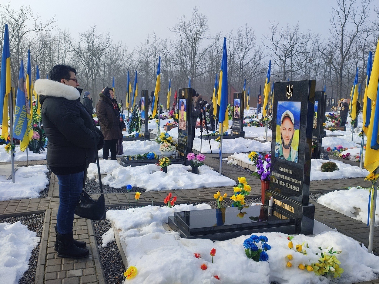 У четверту річницю повномасштабного вторгнення рф в Україну Ізмаїл вшанував пам'ять полеглих воїнів