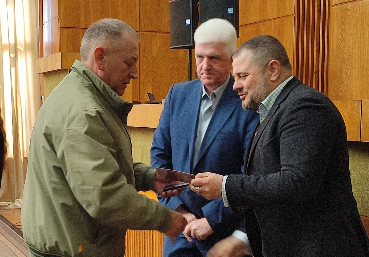 40 років потому: в Ізмаїлі пам’ятними медалями нагородили ліквідаторів аварії на ЧАЕС