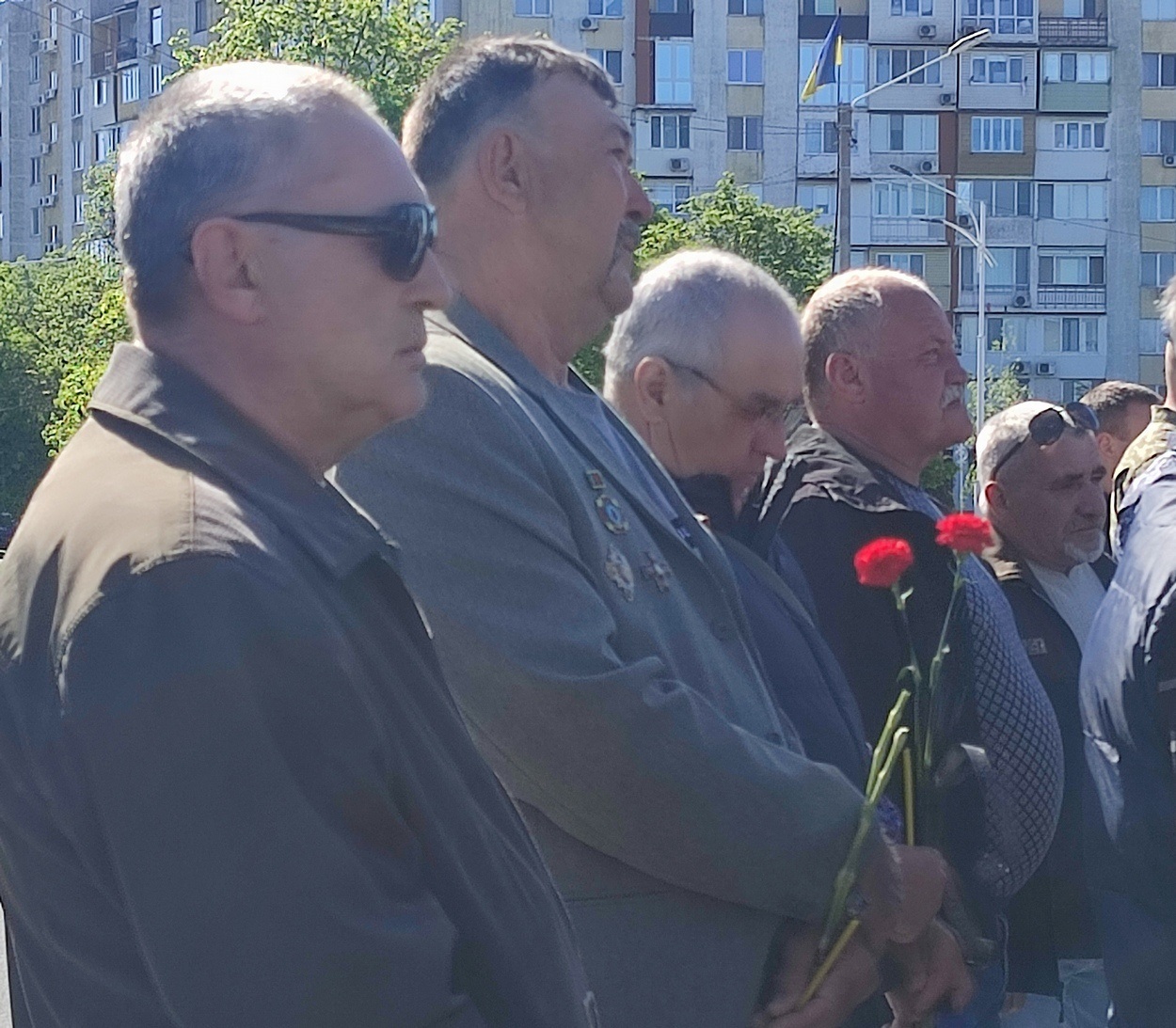 У 40-ві роковини аварії на ЧАЕС в Ізмаїлі поклали квіти до памʼятного знака ліквідаторам