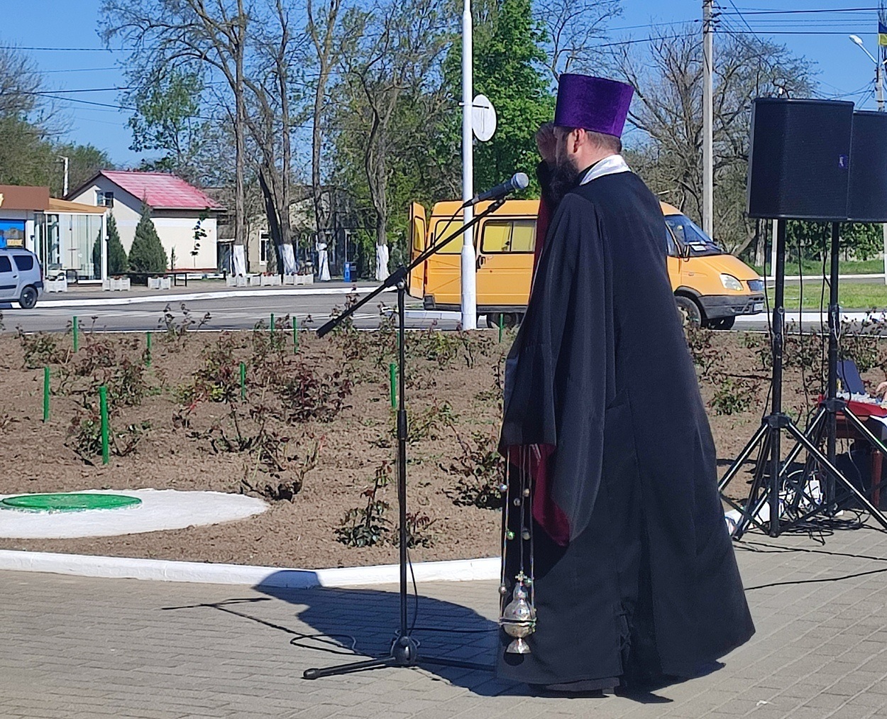 У 40-ві роковини аварії на ЧАЕС в Ізмаїлі поклали квіти до памʼятного знака ліквідаторам