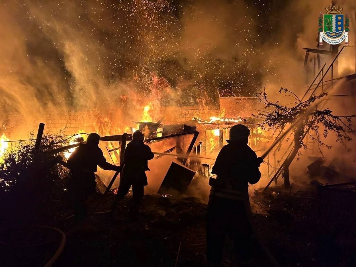 Росіяни знову завдали удар шахедами по Ізмаїлу: зруйновано лікарню, є постраждалі