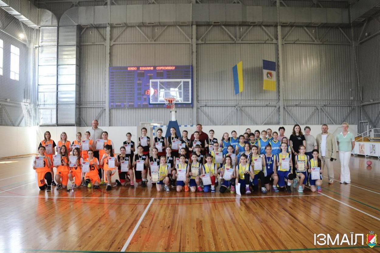 В Палаці спорту Ізмаїла відбулися змагання з баскетболу та футзалу
