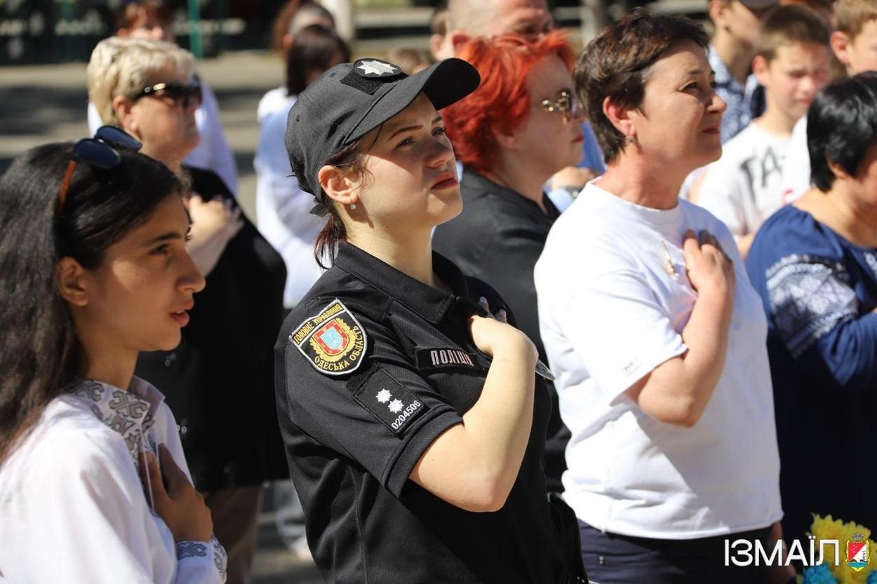 В Ізмаїлі відкрили меморіальну дошку на честь полеглого захисника Владислава Васильєва