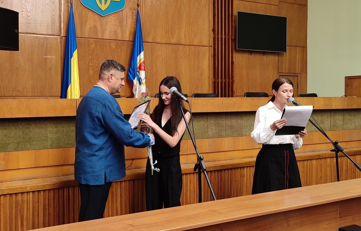В Ізмаїлі урочисто відзначили найкращих випускників ліцеїв міста