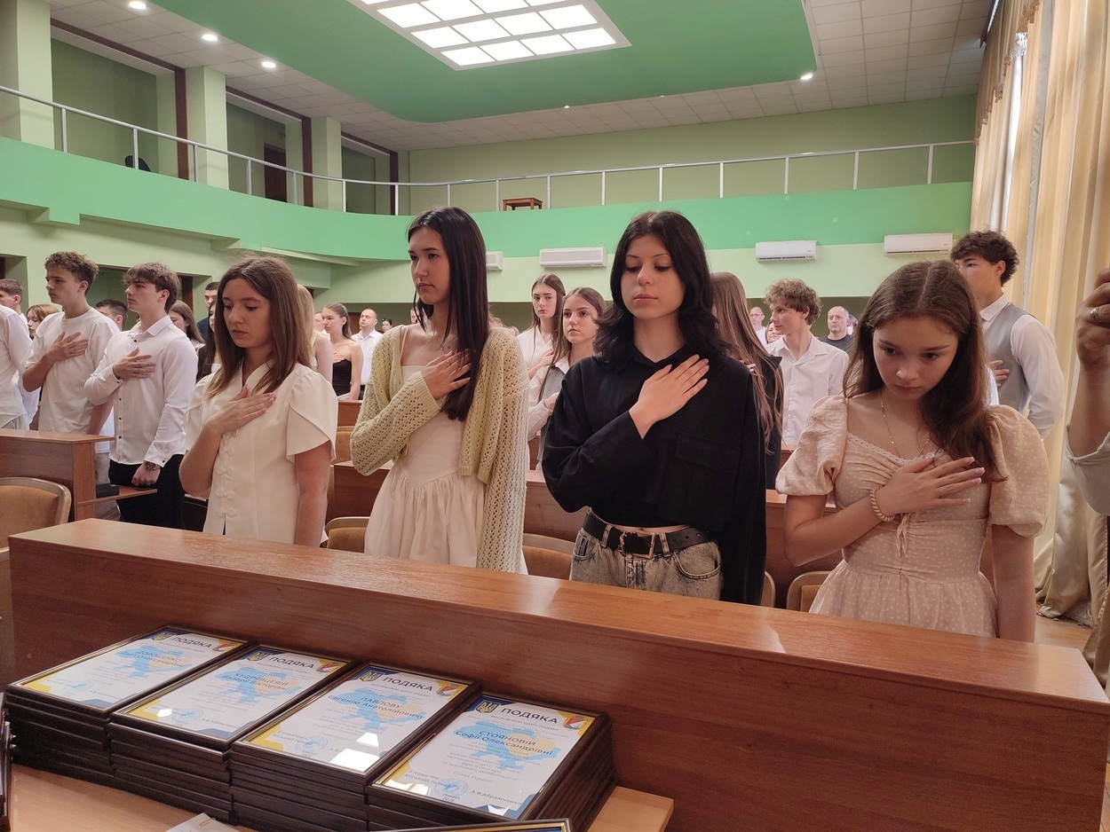 В Ізмаїлі урочисто відзначили найкращих випускників ліцеїв міста