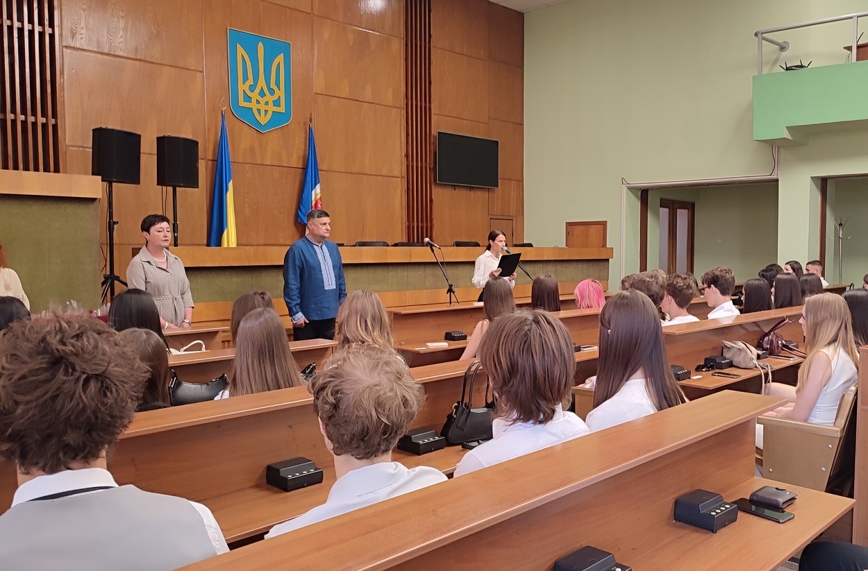 В Ізмаїлі урочисто відзначили найкращих випускників ліцеїв міста