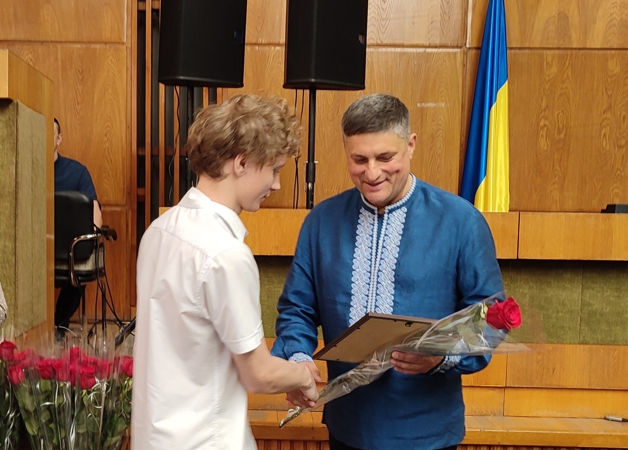 В Ізмаїлі урочисто відзначили найкращих випускників ліцеїв міста