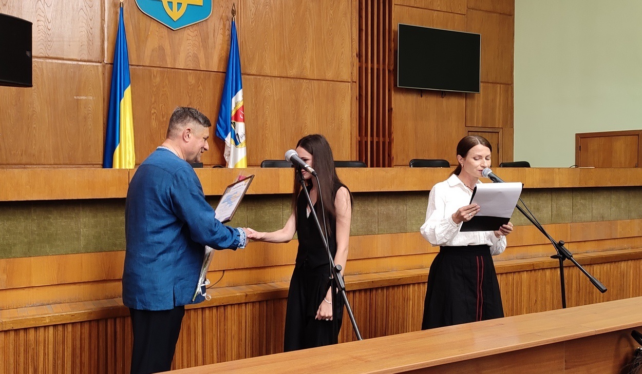 В Ізмаїлі урочисто відзначили найкращих випускників ліцеїв міста
