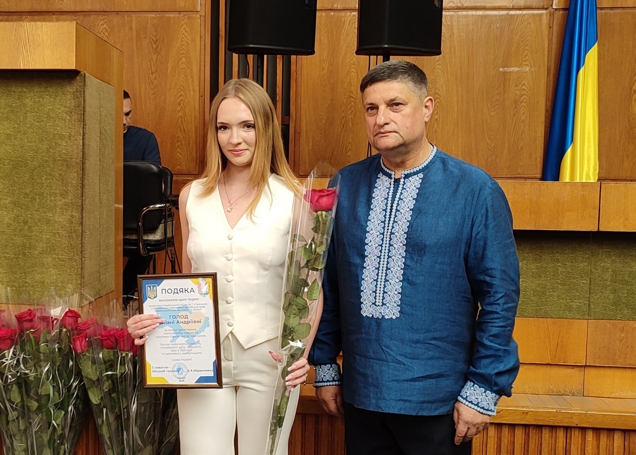 В Ізмаїлі урочисто відзначили найкращих випускників ліцеїв міста