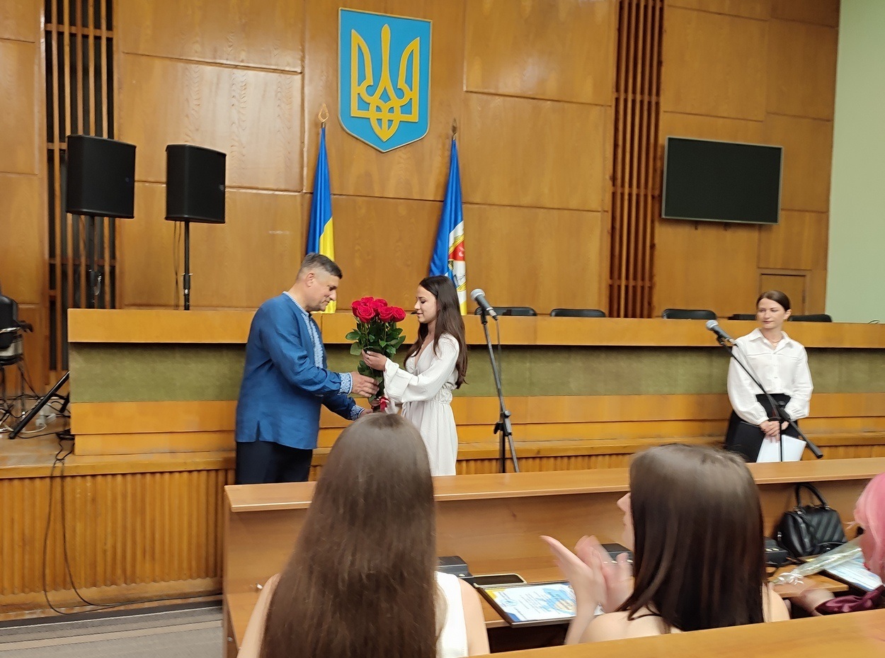В Ізмаїлі урочисто відзначили найкращих випускників ліцеїв міста