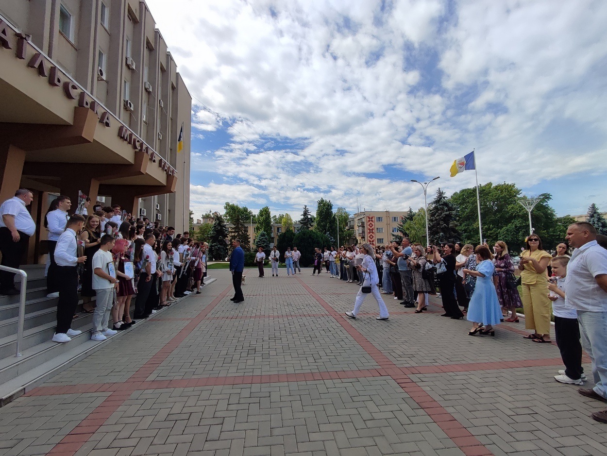 В Ізмаїлі урочисто відзначили найкращих випускників ліцеїв міста