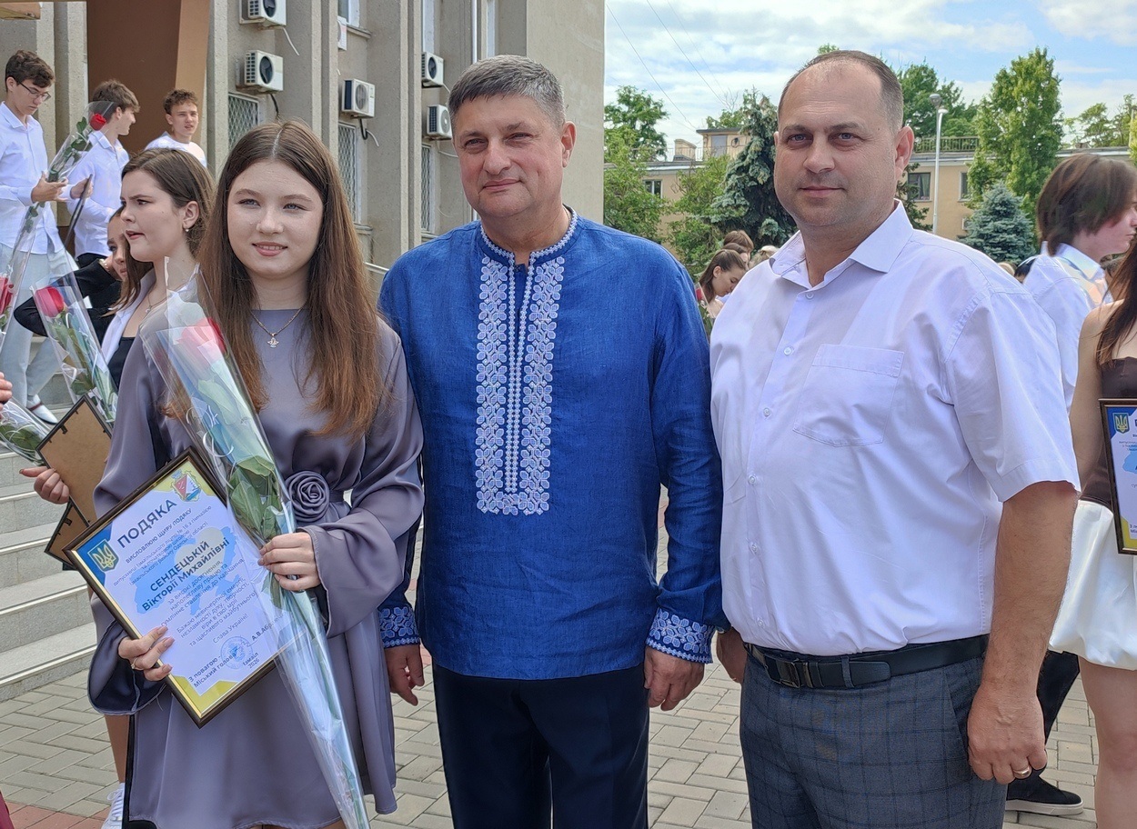 В Ізмаїлі урочисто відзначили найкращих випускників ліцеїв міста