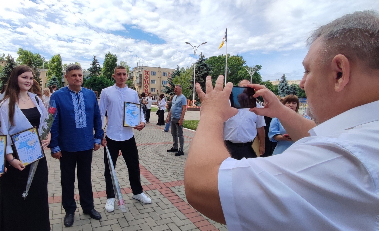 В Ізмаїлі урочисто відзначили найкращих випускників ліцеїв міста