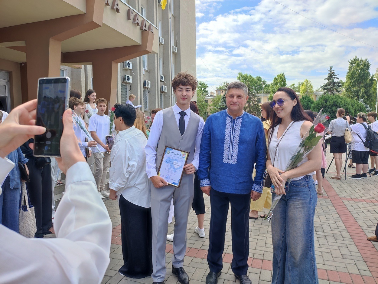 В Ізмаїлі урочисто відзначили найкращих випускників ліцеїв міста