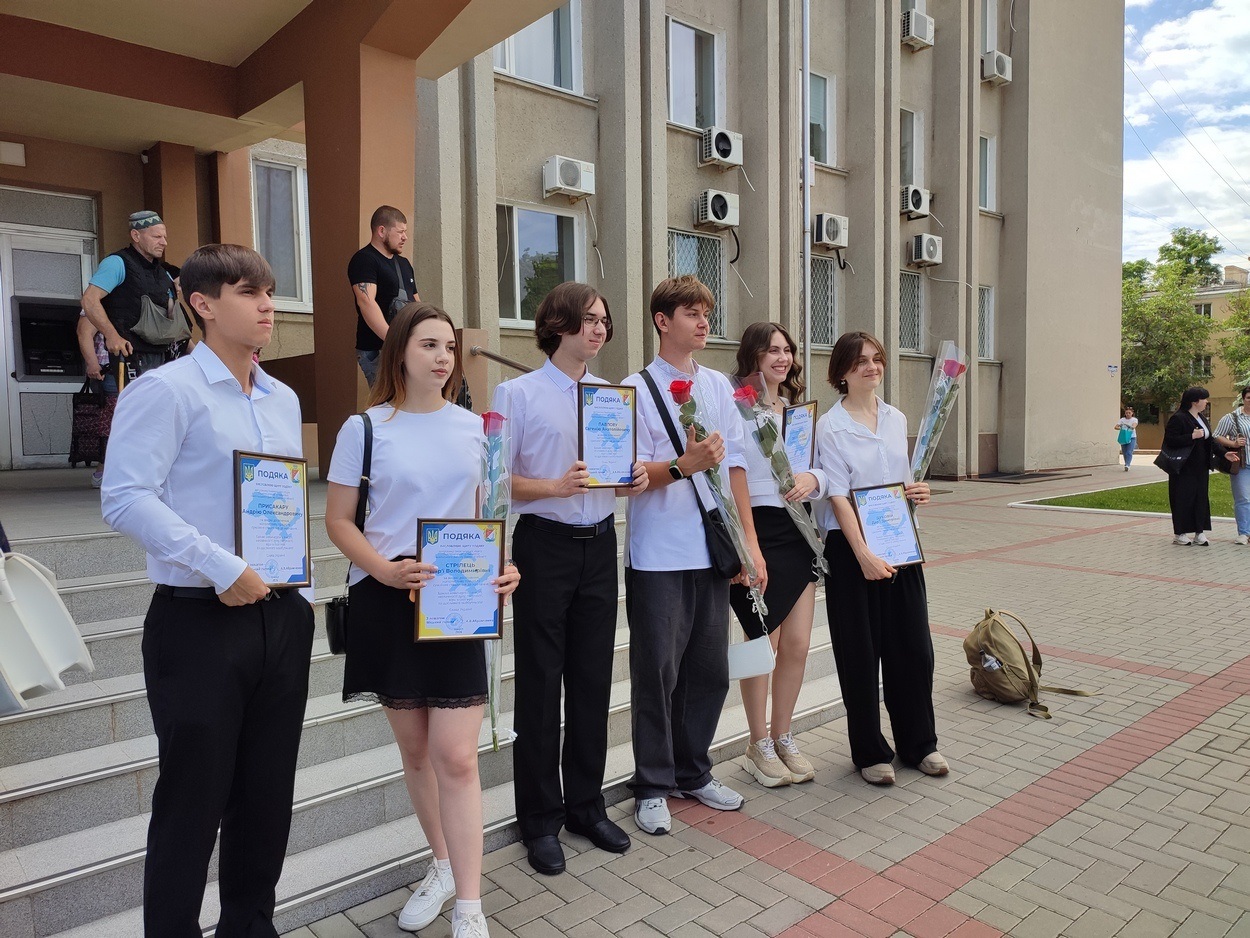 В Ізмаїлі урочисто відзначили найкращих випускників ліцеїв міста