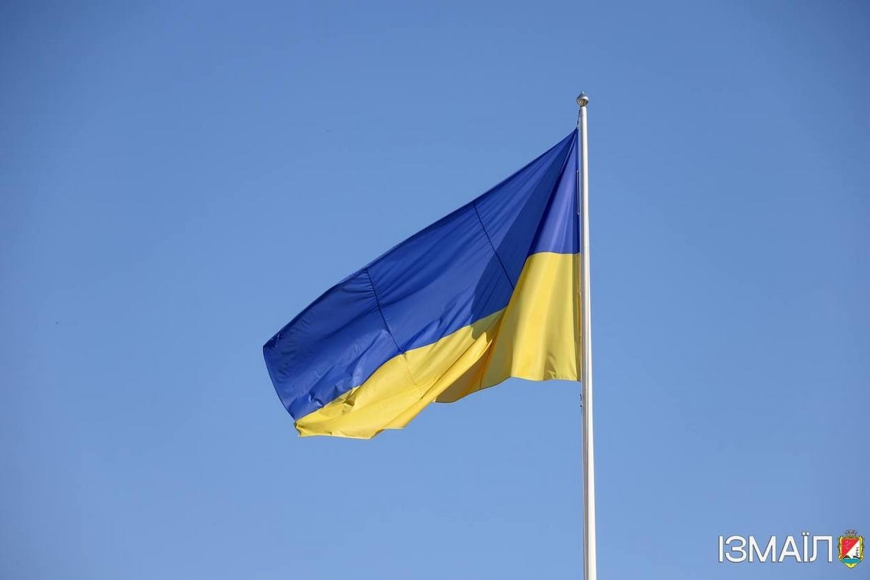 В Ізмаїлі підняли кримськотатарський прапор
